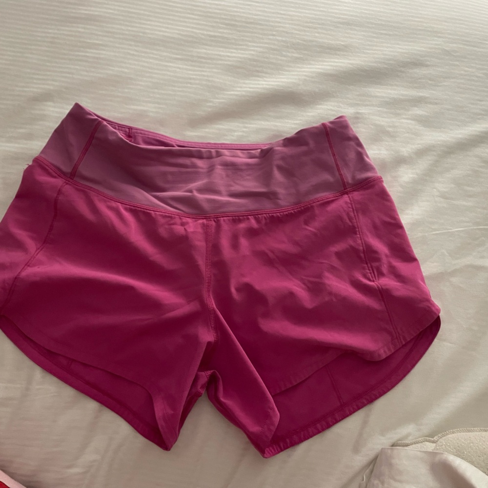 Lululemon speed ups 4 in